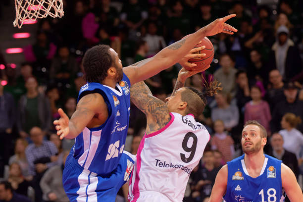 赫罗纳以4 赫罗纳以4