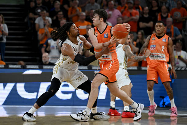 一直是足球 一直是足球